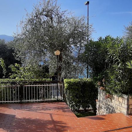 Villa Sul Lago Con Pontile Privato A Brenzone Sul Garda - Unique And Exclusive Exteriér fotografie