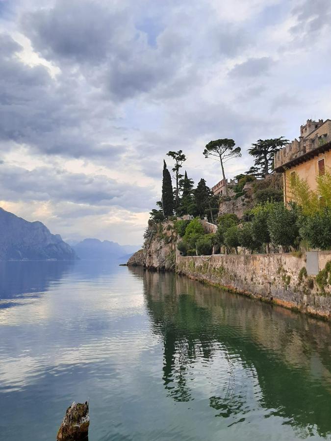 Villa Sul Lago Con Pontile Privato A Brenzone Sul Garda - Unique And Exclusive Exteriér fotografie