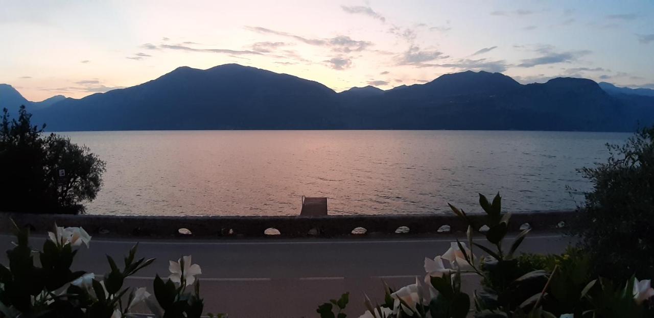Villa Sul Lago Con Pontile Privato A Brenzone Sul Garda - Unique And Exclusive Exteriér fotografie